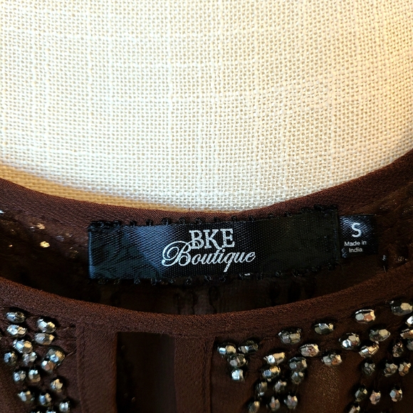 BKE Boutique beaded cold shoulder - Picture 5 of 9